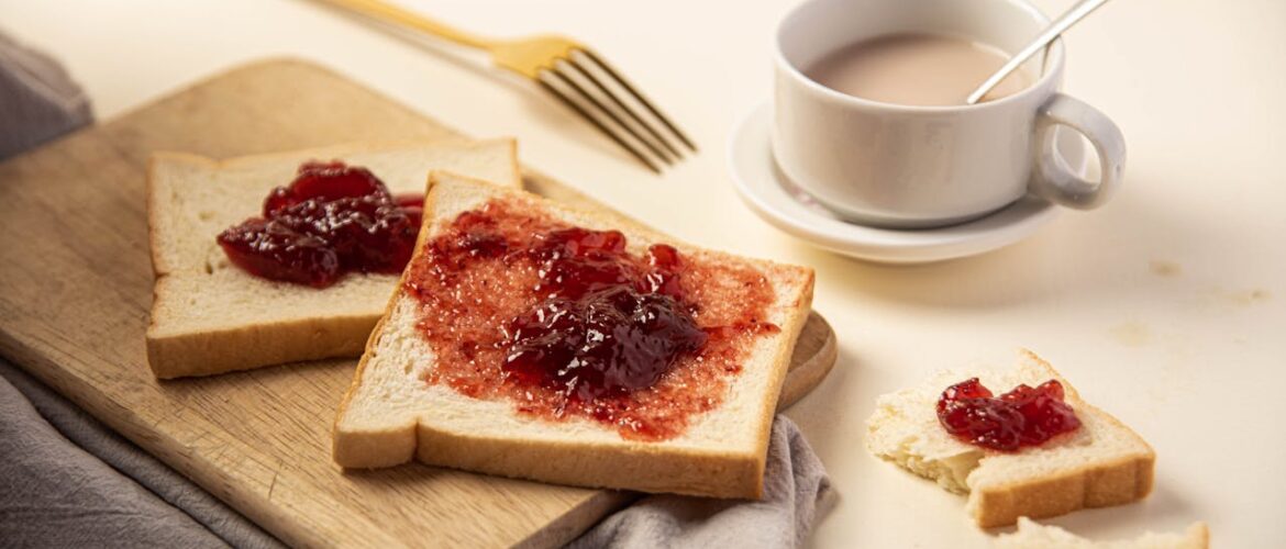 How to clean toaster